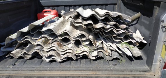 Kviečia registruotis gyventojus, turinčius namų ūkiuose susidariusių asbestinio šiferio atliekų