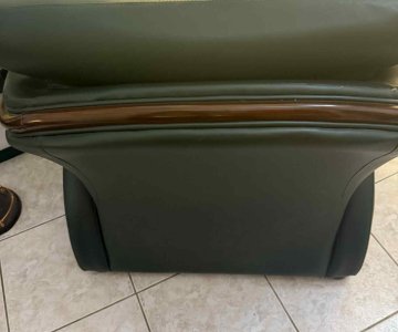 Natūralios odos baldai: sofa ir du foteliai