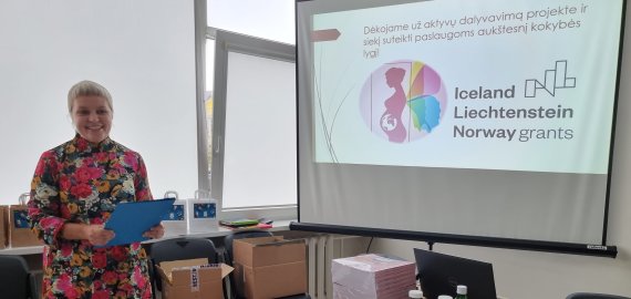 Pilotinis projektas džiugina rezultatais: 25 kūdikius auginančioms šeimoms parodytas ypatingas dėmesys 