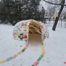 Trispalvis darželinukų iglu: l/d „Varpelis“ kūrybiškai žiūri į žiemos šalčius (foto)