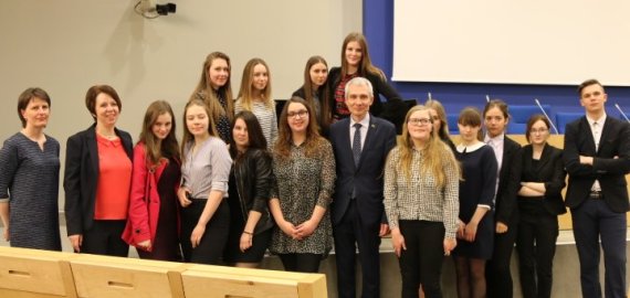 Rokiškio rajono Obelių gimnazijos mokinių tarybos nariai dalyvauja Lietuvos vaikų ir jaunimo centro projekte ,,Galiu?!“
