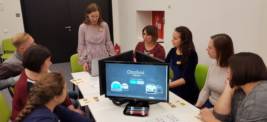 Rokiškio Juozo Tūbelio progimnazijos mokytojų komanda parodoje „Mokykla 2018“