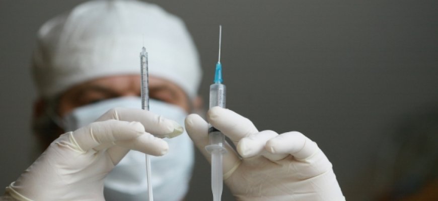 Pirmąją vakcinavimo dieną paskiepyta per 2 tūkst. medicinos darbuotojų