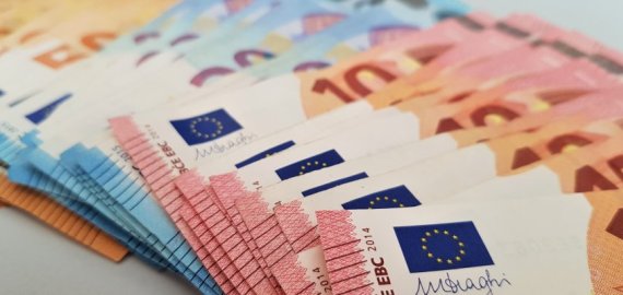 Seimui pristatytas siūlymas NPD didinti iki 540 eurų