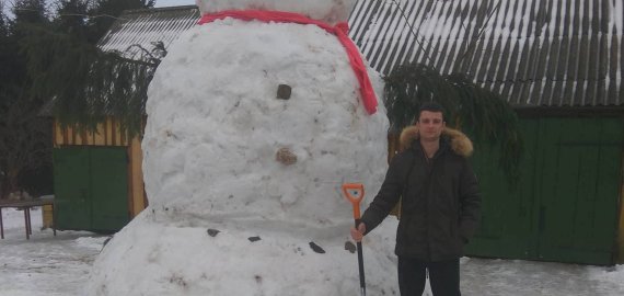 Gigantiškas 4 metrų besmegenis išdygo Panemunėlyje (foto)